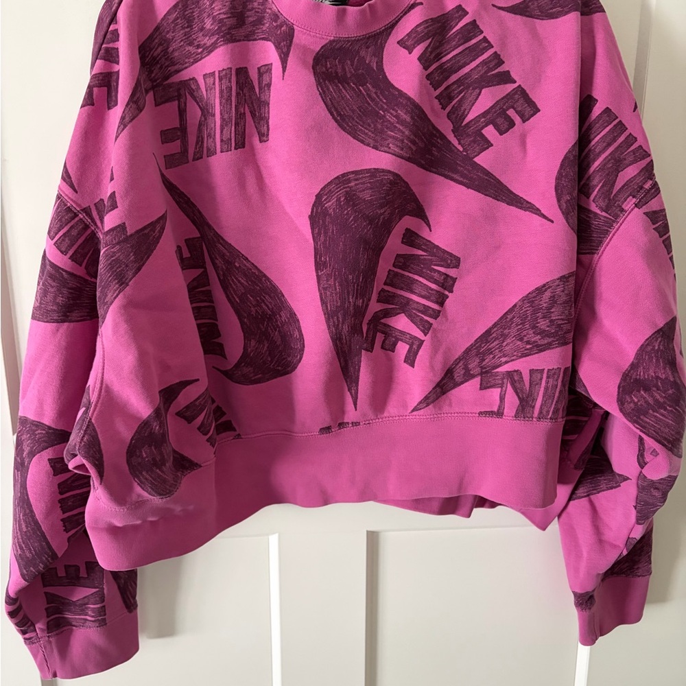 Nike Pink & Black Graphic Crewneck Sweater